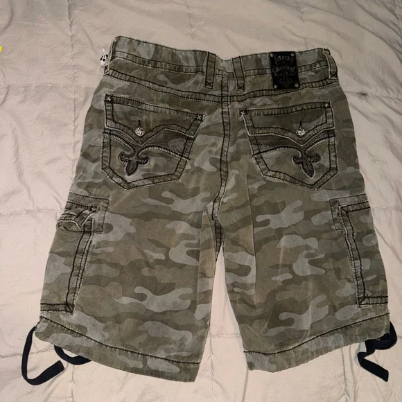 Rock Revival mens camo shorts ( greens) EUC size 38 /23 - Picture 4 of 8